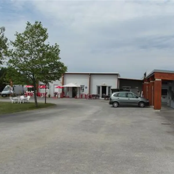 camping-municipal-du-lac-villegusien-le-lac-oeof1