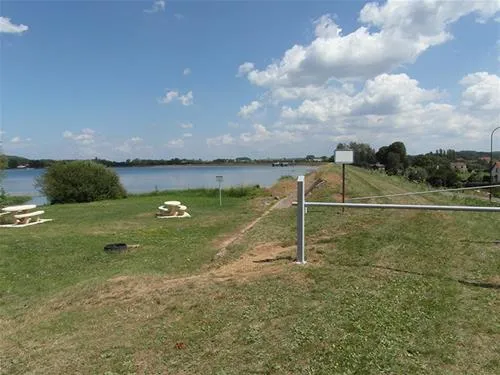 camping-municipal-du-lac-villegusien-le-lac-tqtnf