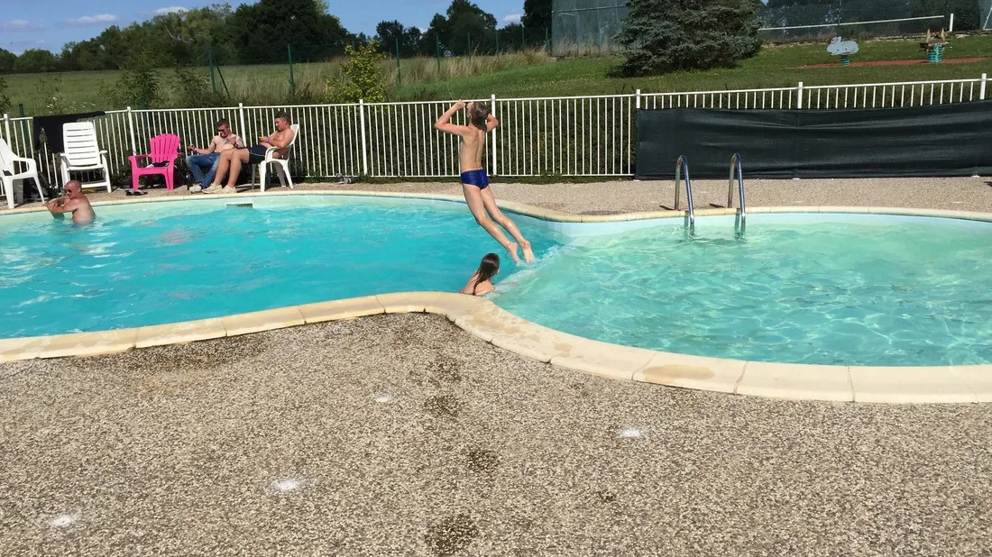 camping-municipal-du-lac-villegusien-le-lac-vlslg
