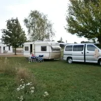 camping-municipal-du-lac-villegusien-le-lac-wriou