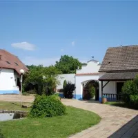 novy-dvur-tyn-nad-vltavou-7u2rb
