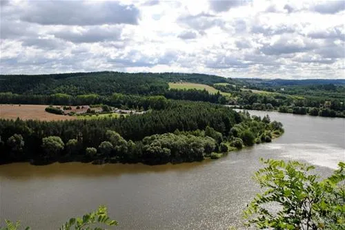 novy-dvur-tyn-nad-vltavou-amfpv