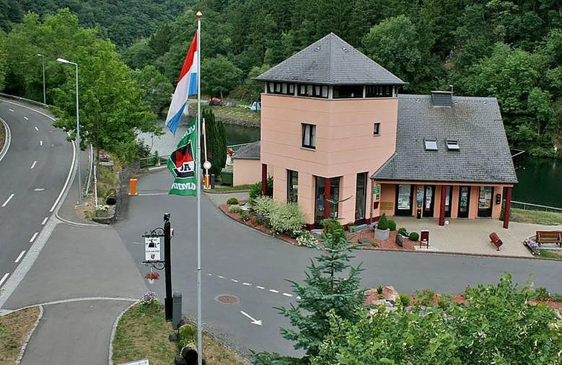 camping-im-aal-eschsursre-bbmlx