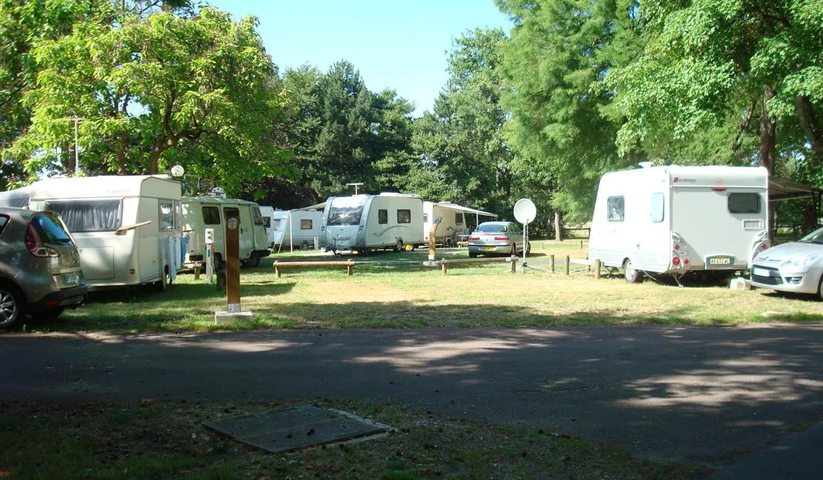 camping-le-rochat-belle-isle-chateauroux-hc5bo
