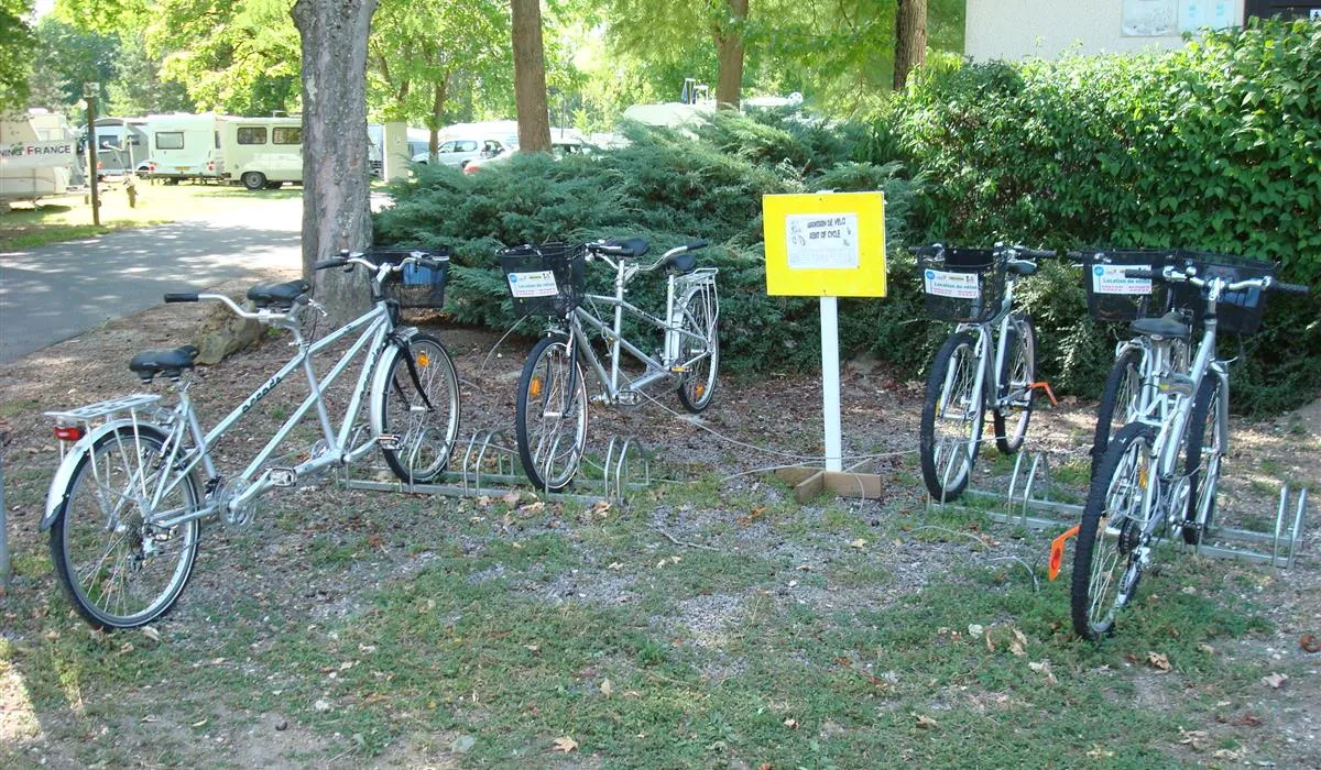 camping-le-rochat-belle-isle-chateauroux-qkmgs