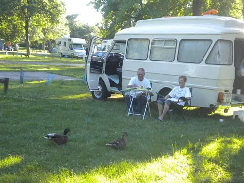 camping-le-rochat-belle-isle-chateauroux-uiwwt