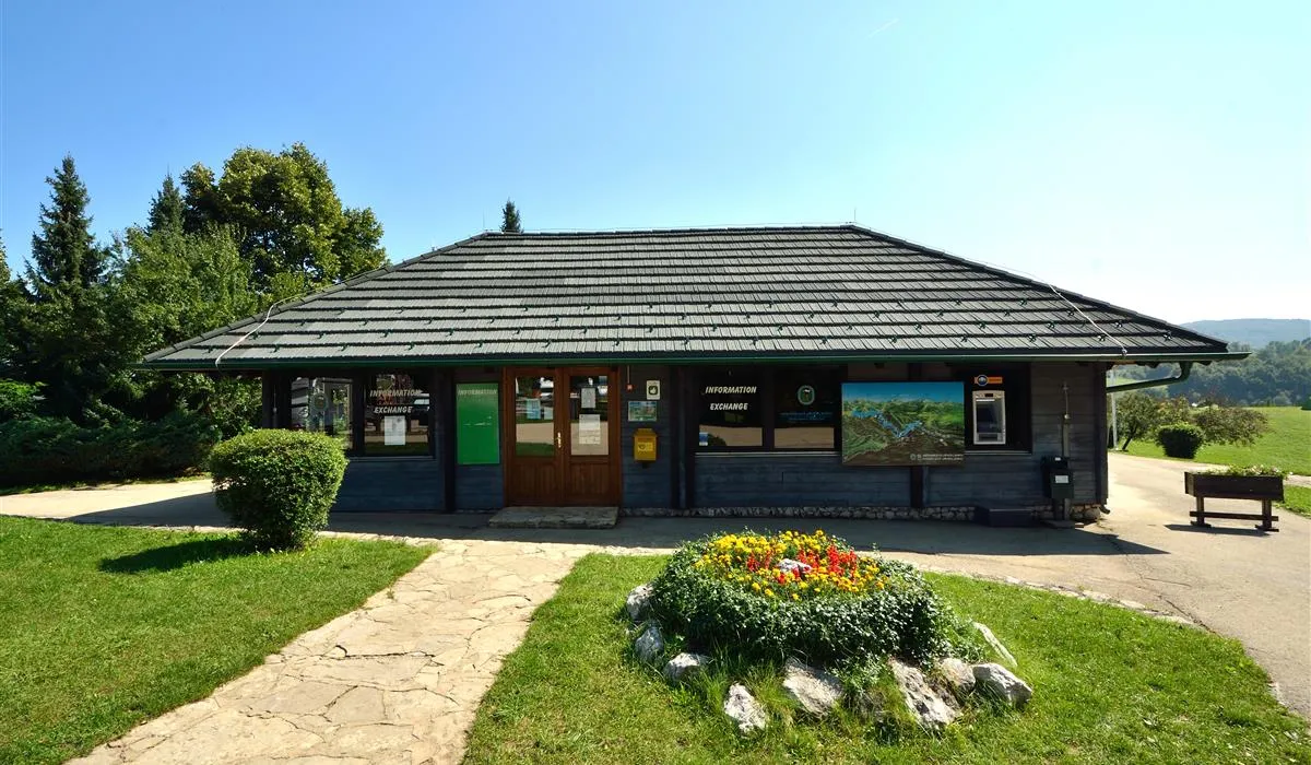 camping-korana-plitvice-lakes-a5nfj