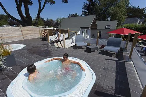 camping-les-menhirs-carnac-u1rub