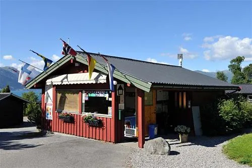 djuvik-camping-vangsnes-4d2lm