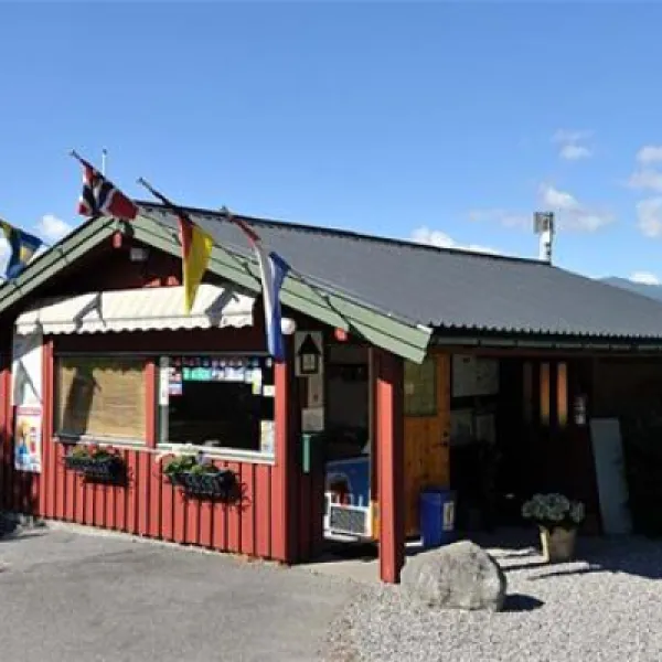 djuvik-camping-vangsnes-4d2lm