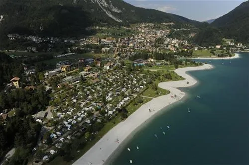 camping-spiaggia-lago-di-molveno-molveno-qeyrk