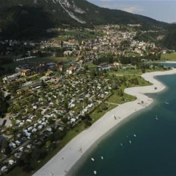 camping-spiaggia-lago-di-molveno-molveno-qeyrk