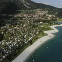 camping-spiaggia-lago-di-molveno-molveno-qeyrk