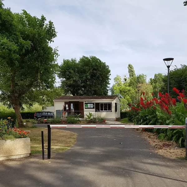 camping-municipal-des-patis-nazelles-negron-ufwvz
