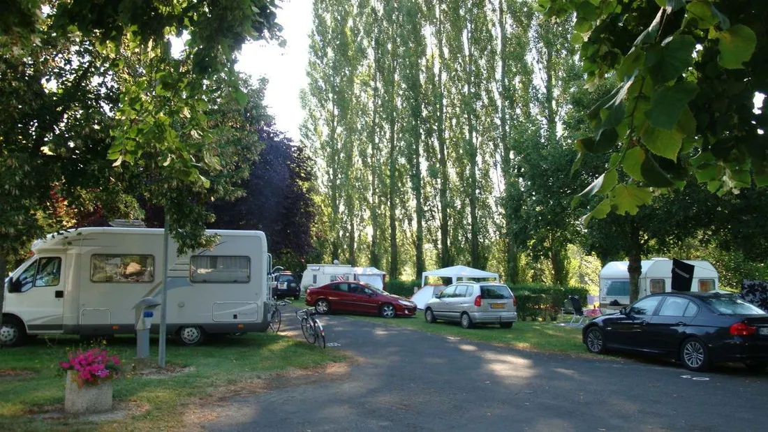 camping-municipal-des-patis-nazelles-negron-yen1s