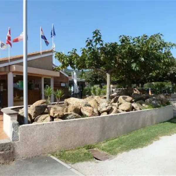 camping-la-pietra-pietracorbara-mfkvm