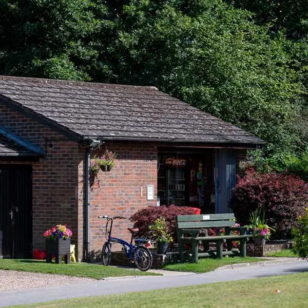 camping-and-caravanning-club-site-crowborough-crowborough-lwjzo