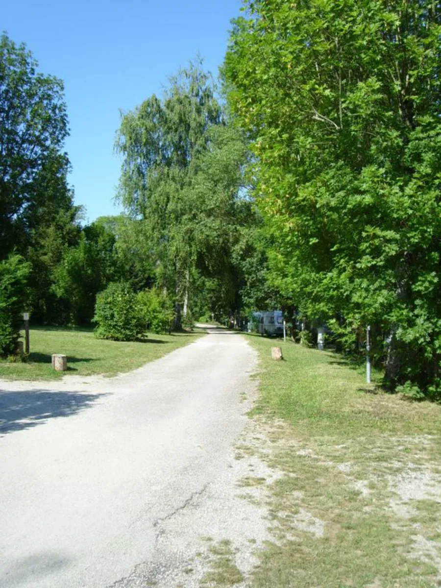 domaine-naturiste-le-courtialet-avignonet-wcrgs