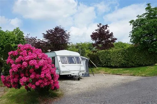 lickpenny-caravan-park-tansley-8eaqv