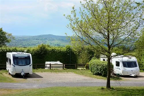 lickpenny-caravan-park-tansley-mfhhq