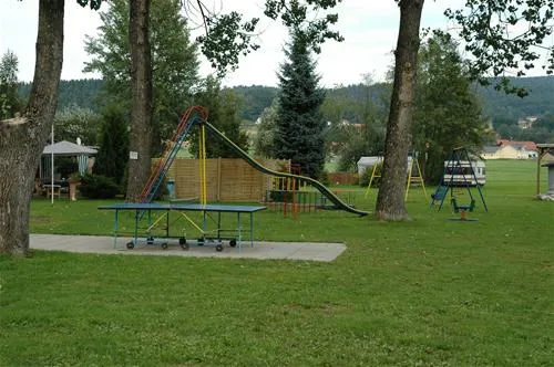 campingplatz-am-flussfreibad-bad-ktzting-9dynq