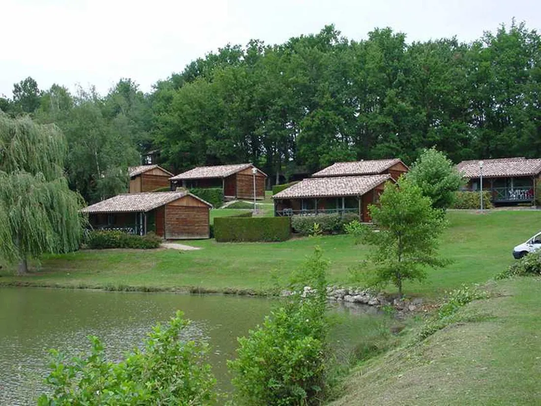 village-vacances-et-camping-du-lac-boulogne-sur-gesse-v7vsy
