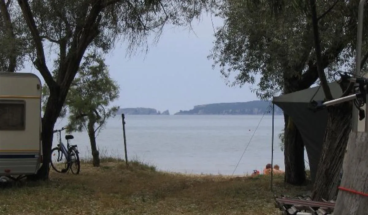campsite-navarino-beach-gialova-pylosmessinias-fkj6z