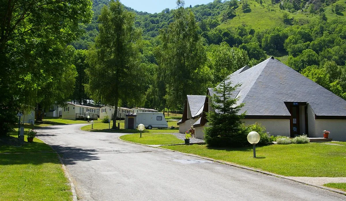 camping-pene-blanche-loudenvielle-pj0ew