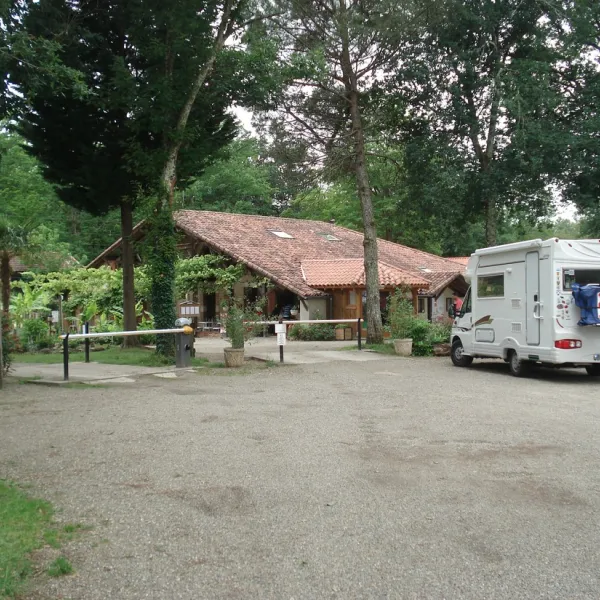 camping-le-pin-st-justin-s3zlr