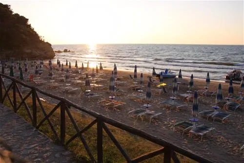 campeggio-baia-calenella-vico-del-gargano-rwwte