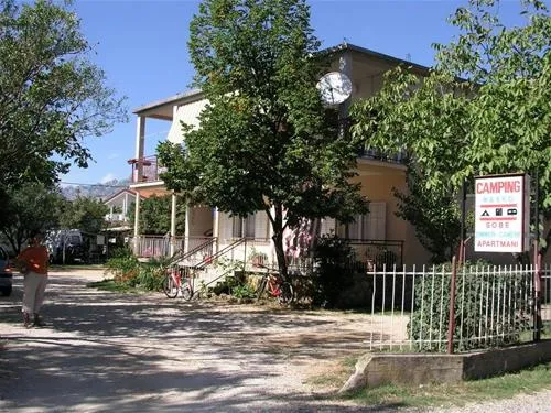 camping-marko-starigrad-8bgsp