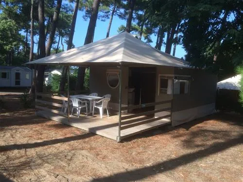 camping-club-les-pins-le-grand-village-plage-aahfx