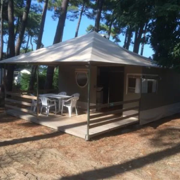 camping-club-les-pins-le-grand-village-plage-aahfx