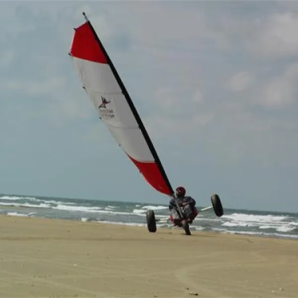 camping-club-les-pins-le-grand-village-plage-wxrrq