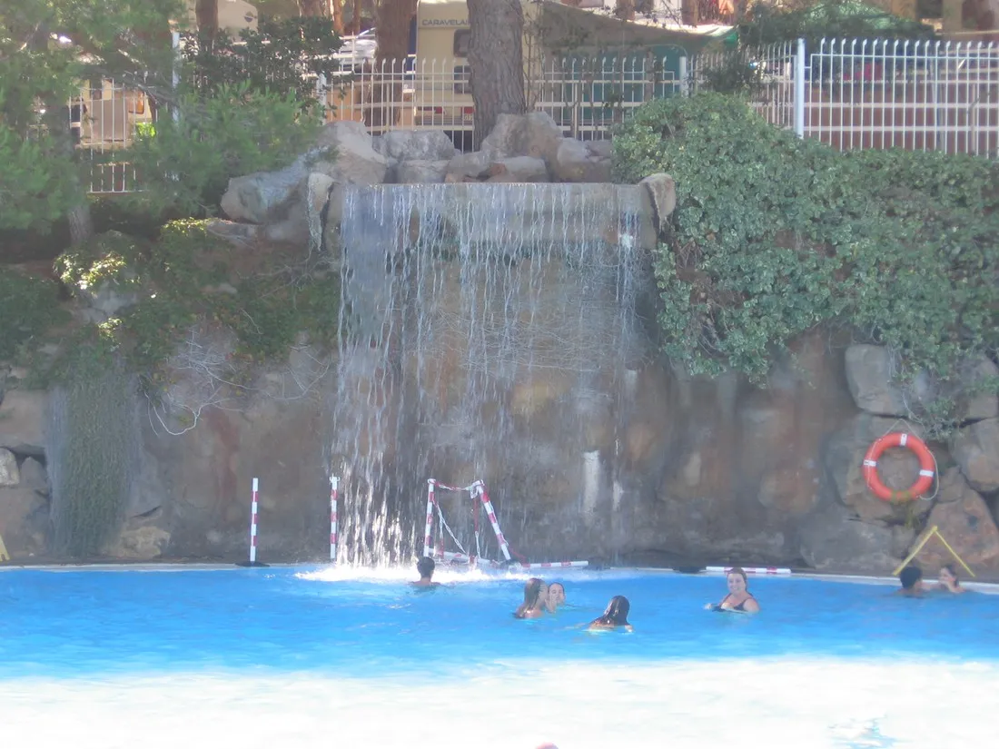 camping-cala-montg-gerona-w2xlu