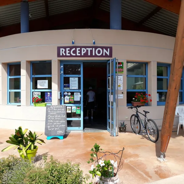 camping-les-vignes-jura-6ocsg