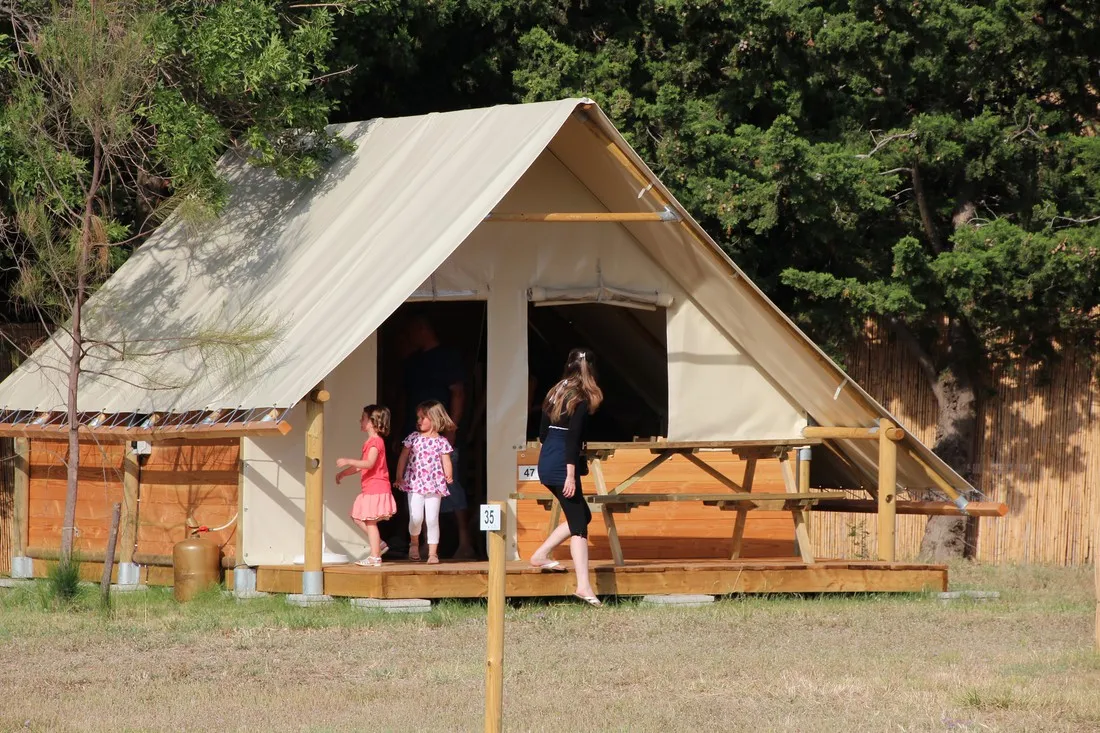 flower-camping-domaine-de-la-palme-la-palme-kbpj9