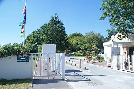 camping-les-petits-pres-dourdan-aholc