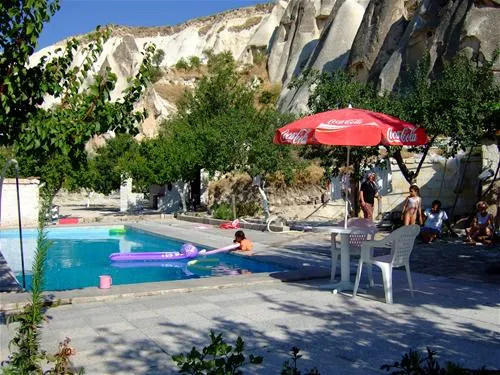 nirvana-cave-camping-goreme-25g6k