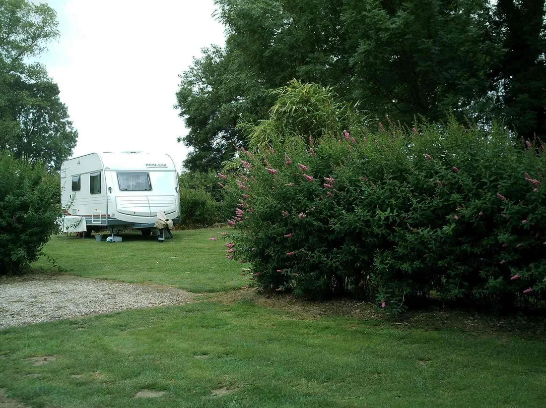 camping-aire-naturelle-le-chalet-verchin-bq4mq