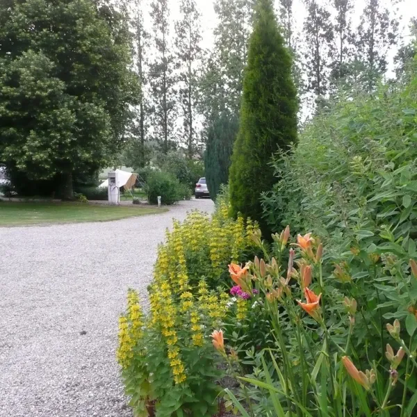 camping-aire-naturelle-le-chalet-verchin-el05e