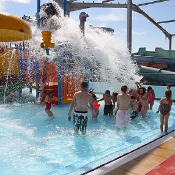 holiday-resort-unity-brean-sands-phkb4