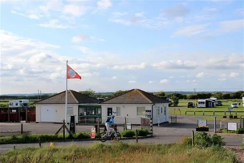 camping-and-caravanning-club-site-normans-bay-pevensey-k9qyx