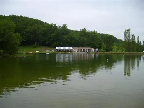 camping-les-2-lacs-beauville-ybjr7