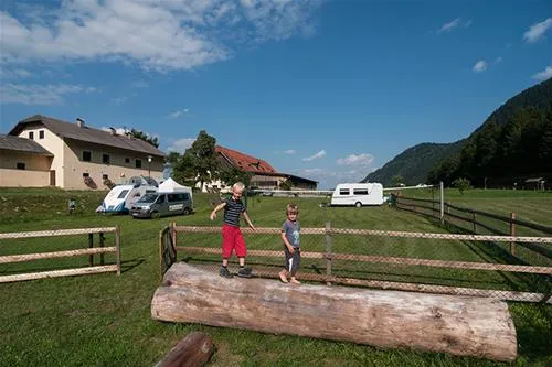bauernhofcamping-prefelnig-ossiach-cv1mi