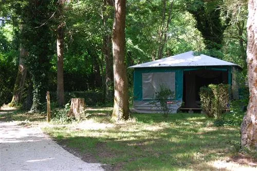 flower-camping-la-sagne-vitrac-fe8rw