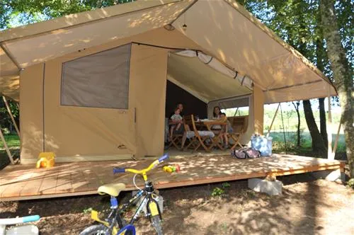 flower-camping-la-sagne-vitrac-q18de