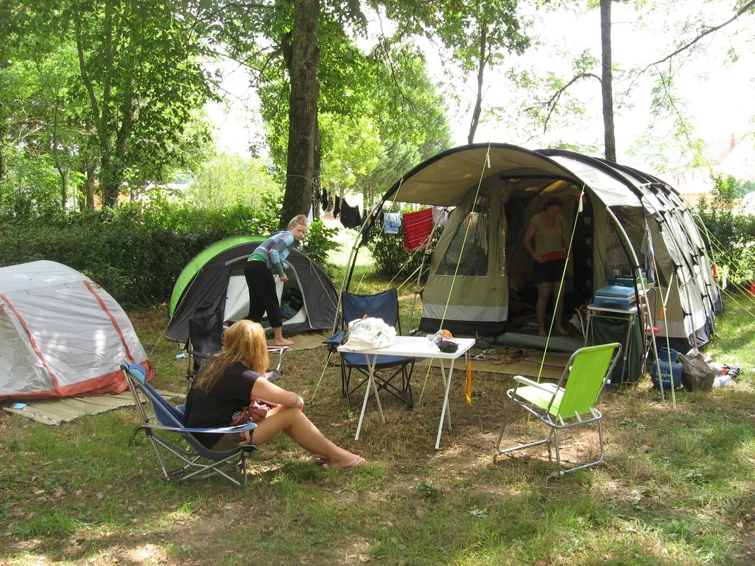 flower-camping-la-sagne-vitrac-wewgw