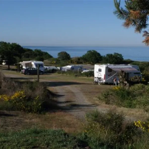 sandvig-familie-camping-allinge-lx1ol