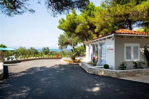 waterman-beach-village-supetar-7ndvx